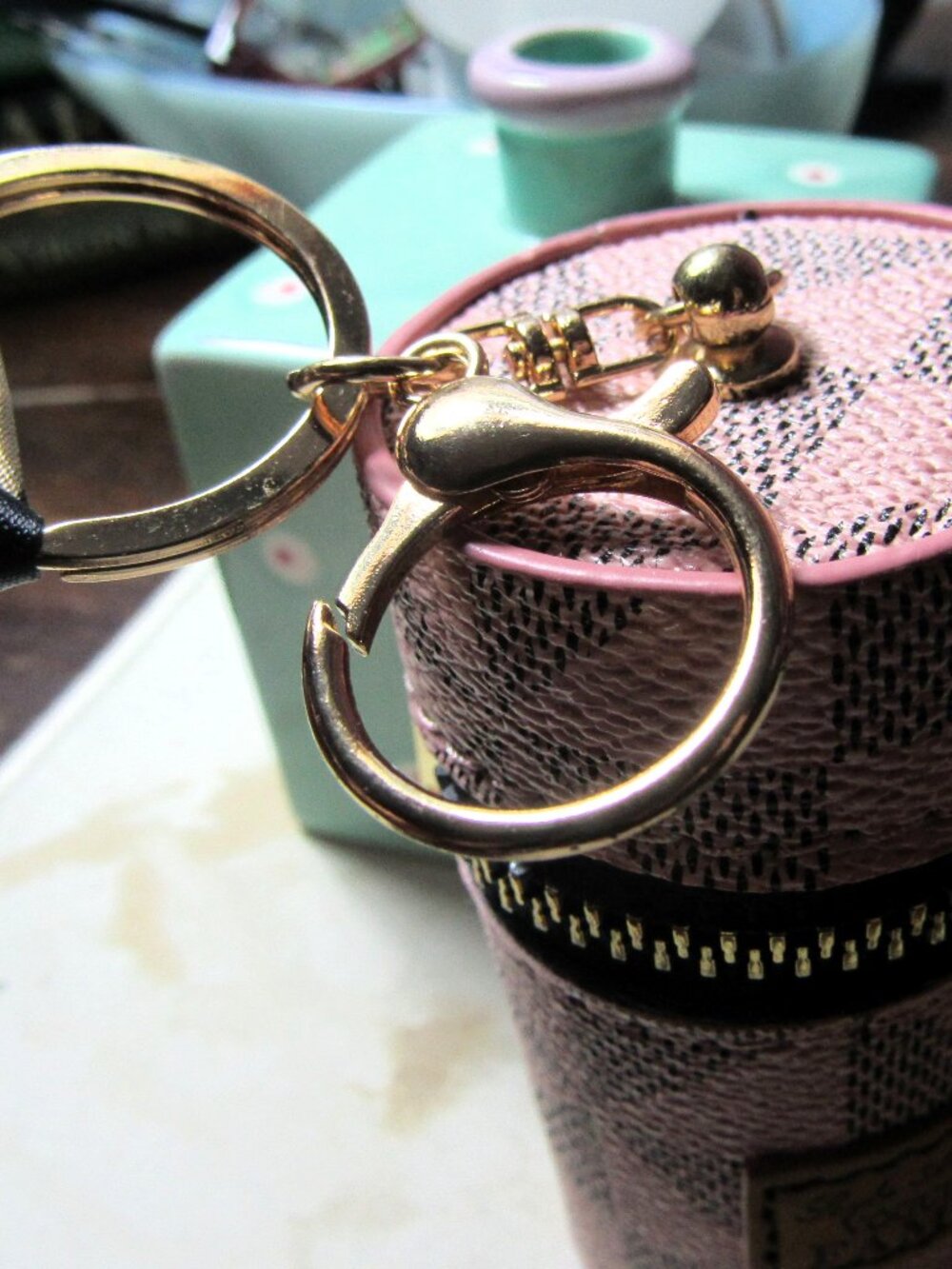TWO KEY CHAIN POUCHES NEW 4 INCHES ZIP UP TOO CUTE - Picture 6 of 7